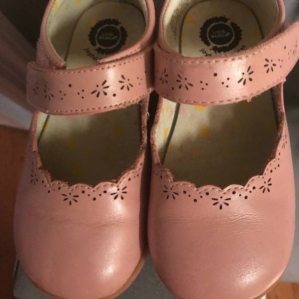 Used Kids blush pink Mary Jane